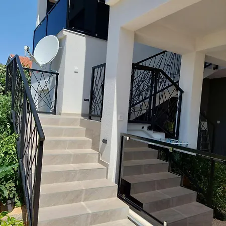 Karla Paklenica Apartman *